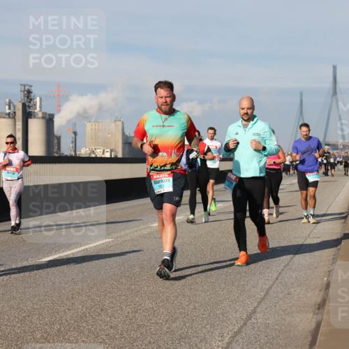 03.10.2025 - Köhlbrandbrückenlauf Lena Gebhardt http://msf.ph/oto/9140604 03.10.2025 09:58:21 Position 2 28, 1573, 30 meine-sportfotos.de