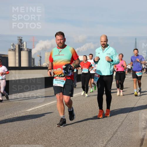 03.10.2025 - Köhlbrandbrückenlauf Lena Gebhardt http://msf.ph/oto/9140615 03.10.2025 09:58:22 Position 2 1573 meine-sportfotos.de