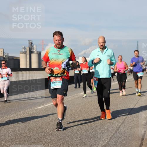 03.10.2025 - Köhlbrandbrückenlauf Lena Gebhardt http://msf.ph/oto/9140618 03.10.2025 09:58:22 Position 2 20, 1573 meine-sportfotos.de