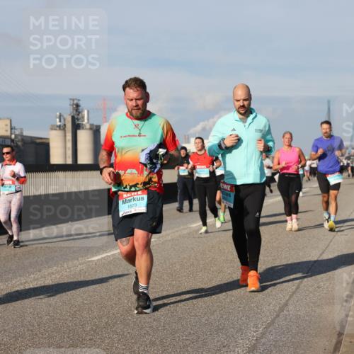 03.10.2025 - Köhlbrandbrückenlauf Lena Gebhardt http://msf.ph/oto/9140622 03.10.2025 09:58:22 Position 2 20, 1573 meine-sportfotos.de