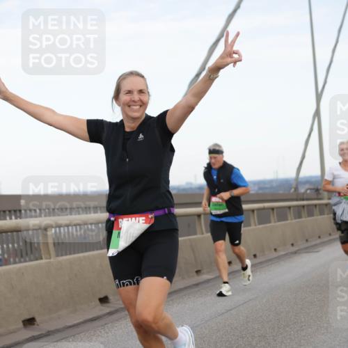 03.10.2025 - Köhlbrandbrückenlauf Jannik Wohlers http://msf.ph/oto/9140623 03.10.2025 15:32:56 Position 1  meine-sportfotos.de