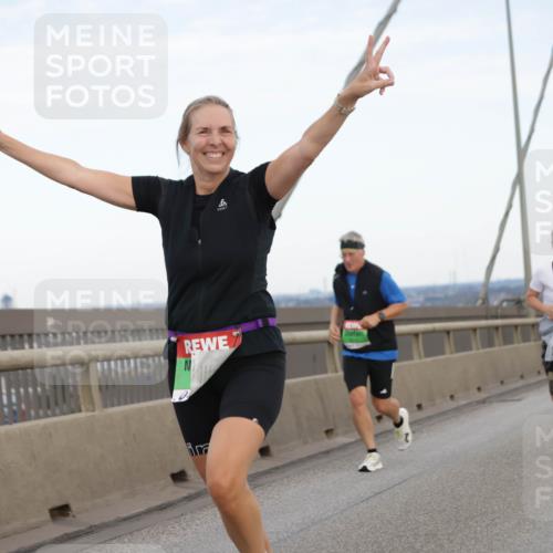03.10.2025 - Köhlbrandbrückenlauf Jannik Wohlers http://msf.ph/oto/9140627 03.10.2025 15:32:56 Position 1  meine-sportfotos.de