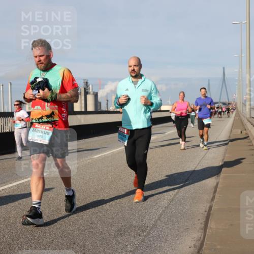 03.10.2025 - Köhlbrandbrückenlauf Lena Gebhardt http://msf.ph/oto/9140634 03.10.2025 09:58:23 Position 2 1573, 10 meine-sportfotos.de