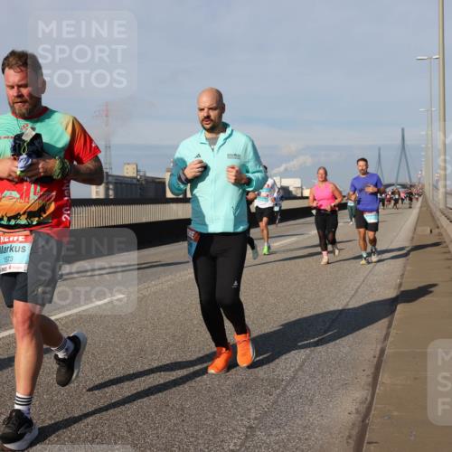 03.10.2025 - Köhlbrandbrückenlauf Lena Gebhardt http://msf.ph/oto/9140644 03.10.2025 09:58:23 Position 2 1573 meine-sportfotos.de