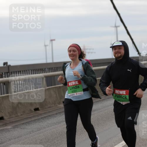 03.10.2025 - Köhlbrandbrückenlauf Jannik Wohlers http://msf.ph/oto/9140650 03.10.2025 16:12:32 Position 1 8701, 8671 meine-sportfotos.de