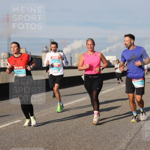 03.10.2025 - Köhlbrandbrückenlauf Lena Gebhardt http://msf.ph/oto/9140663 03.10.2025 09:58:25 Position 2 3747, 2454, 1212 meine-sportfotos.de