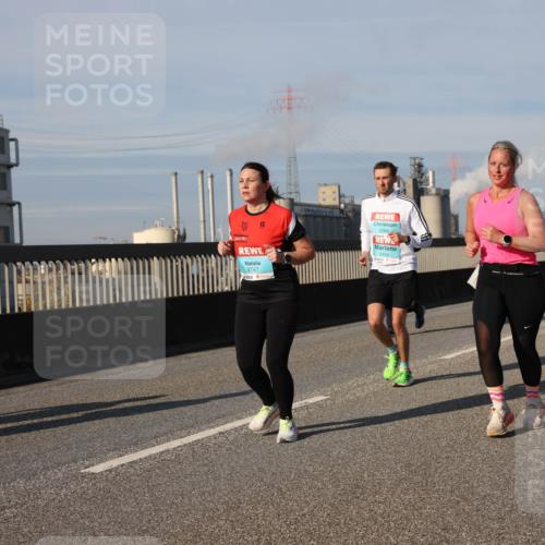 03.10.2025 - Köhlbrandbrückenlauf Lena Gebhardt http://msf.ph/oto/9140665 03.10.2025 09:58:25 Position 2 3747, 2454, 1212 meine-sportfotos.de