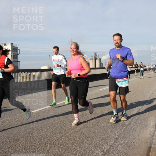 03.10.2025 - Köhlbrandbrückenlauf Lena Gebhardt http://msf.ph/oto/9140686 03.10.2025 09:58:26 Position 2 8747, 2368, 1212 meine-sportfotos.de