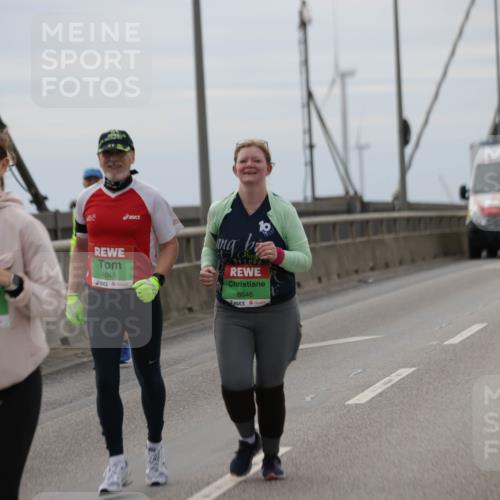 03.10.2025 - Köhlbrandbrückenlauf Jannik Wohlers http://msf.ph/oto/9140689 03.10.2025 16:12:34 Position 1 8506, 8648, 8646 meine-sportfotos.de