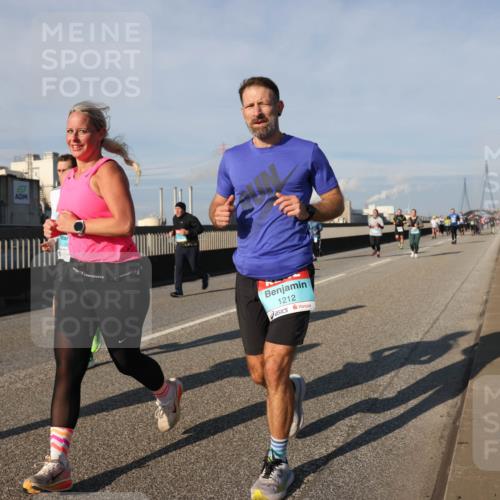 03.10.2025 - Köhlbrandbrückenlauf Lena Gebhardt http://msf.ph/oto/9140693 03.10.2025 09:58:26 Position 2 1212 meine-sportfotos.de