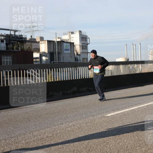 03.10.2025 - Köhlbrandbrückenlauf Lena Gebhardt http://msf.ph/oto/9140700 03.10.2025 09:58:27 Position 2  meine-sportfotos.de
