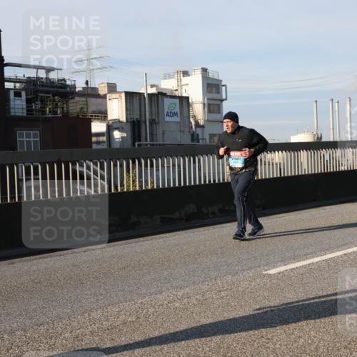 03.10.2025 - Köhlbrandbrückenlauf Lena Gebhardt http://msf.ph/oto/9140704 03.10.2025 09:58:27 Position 2 2372 meine-sportfotos.de