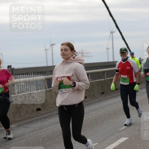 03.10.2025 - Köhlbrandbrückenlauf Jannik Wohlers http://msf.ph/oto/9140716 03.10.2025 16:12:35 Position 1 8506, 4, 3848 meine-sportfotos.de