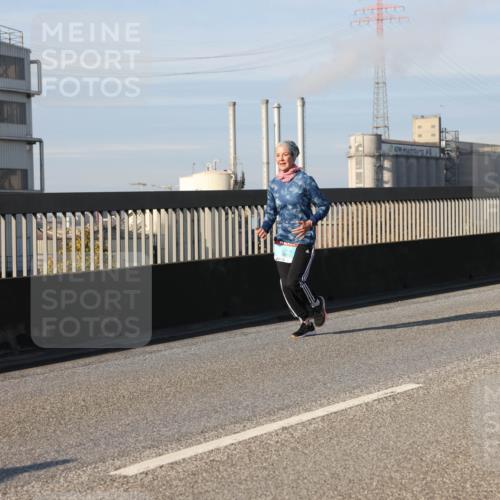 03.10.2025 - Köhlbrandbrückenlauf Lena Gebhardt http://msf.ph/oto/9140725 03.10.2025 09:58:29 Position 2  meine-sportfotos.de