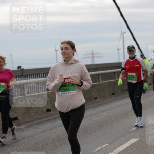 03.10.2025 - Köhlbrandbrückenlauf Jannik Wohlers http://msf.ph/oto/9140726 03.10.2025 16:12:35 Position 1 8506, 8646 meine-sportfotos.de