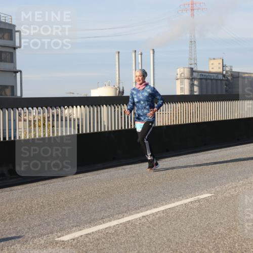 03.10.2025 - Köhlbrandbrückenlauf Lena Gebhardt http://msf.ph/oto/9140728 03.10.2025 09:58:29 Position 2  meine-sportfotos.de