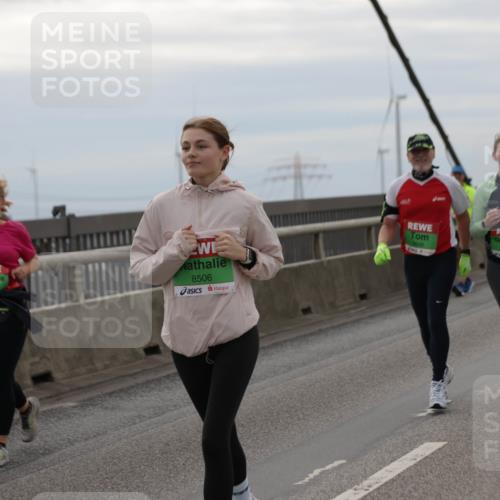 03.10.2025 - Köhlbrandbrückenlauf Jannik Wohlers http://msf.ph/oto/9140731 03.10.2025 16:12:35 Position 1 8506, 8646 meine-sportfotos.de