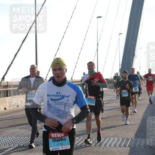 03.10.2025 - Köhlbrandbrückenlauf Yannick Fuchs http://msf.ph/oto/9140732 03.10.2025 08:25:37 Position 2 1334, 41, 29, 2012, 1116 meine-sportfotos.de