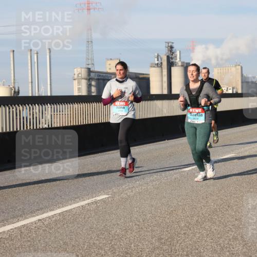 03.10.2025 - Köhlbrandbrückenlauf Lena Gebhardt http://msf.ph/oto/9140742 03.10.2025 09:58:30 Position 2 1719, 2678 meine-sportfotos.de