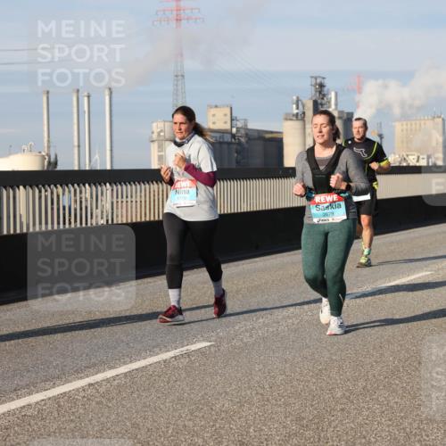 03.10.2025 - Köhlbrandbrückenlauf Lena Gebhardt http://msf.ph/oto/9140746 03.10.2025 09:58:31 Position 2 1719, 2678 meine-sportfotos.de