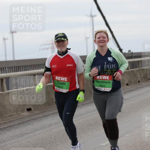 03.10.2025 - Köhlbrandbrückenlauf Jannik Wohlers http://msf.ph/oto/9140749 03.10.2025 16:12:36 Position 1 17, 8648, 8646 meine-sportfotos.de