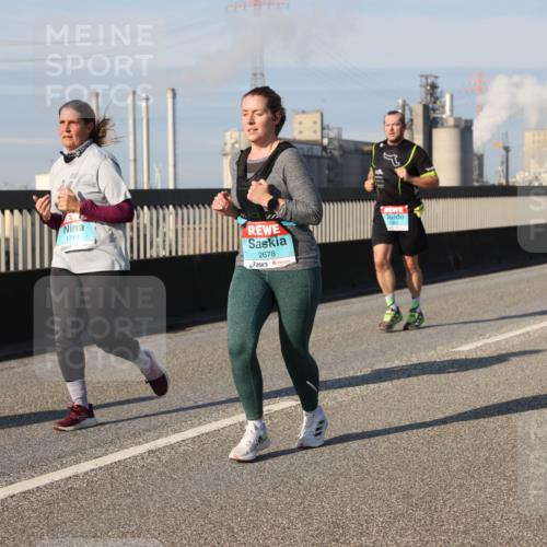 03.10.2025 - Köhlbrandbrückenlauf Lena Gebhardt http://msf.ph/oto/9140763 03.10.2025 09:58:31 Position 2 1719, 2678 meine-sportfotos.de