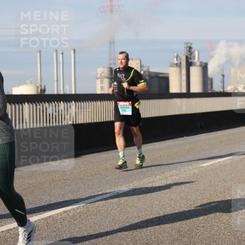 03.10.2025 - Köhlbrandbrückenlauf Lena Gebhardt http://msf.ph/oto/9140769 03.10.2025 09:58:32 Position 2 2678 meine-sportfotos.de