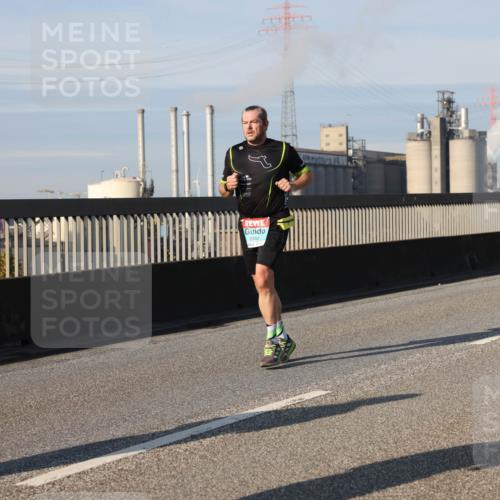 03.10.2025 - Köhlbrandbrückenlauf Lena Gebhardt http://msf.ph/oto/9140772 03.10.2025 09:58:33 Position 2 2392, 4 meine-sportfotos.de
