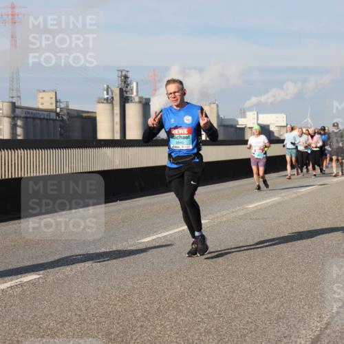03.10.2025 - Köhlbrandbrückenlauf Lena Gebhardt http://msf.ph/oto/9140785 03.10.2025 09:58:34 Position 2 2945 meine-sportfotos.de