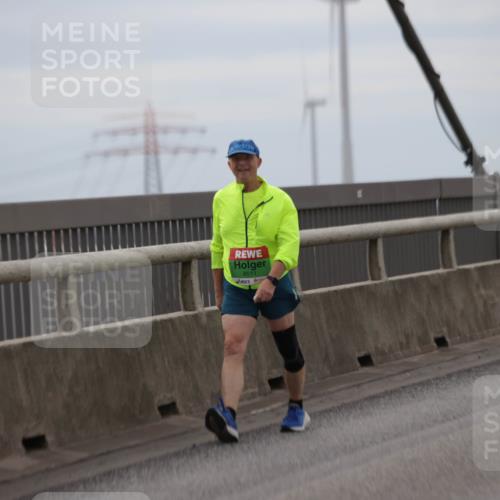 03.10.2025 - Köhlbrandbrückenlauf Jannik Wohlers http://msf.ph/oto/9140788 03.10.2025 16:12:37 Position 1 8511 meine-sportfotos.de