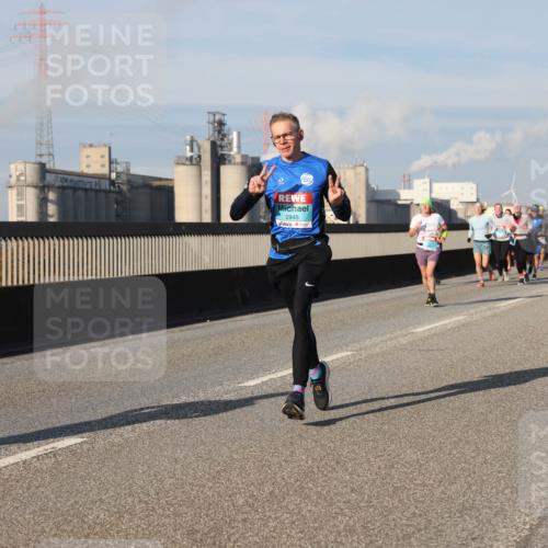 03.10.2025 - Köhlbrandbrückenlauf Lena Gebhardt http://msf.ph/oto/9140795 03.10.2025 09:58:34 Position 2 2945 meine-sportfotos.de
