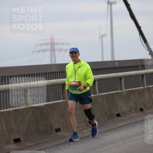 03.10.2025 - Köhlbrandbrückenlauf Jannik Wohlers http://msf.ph/oto/9140796 03.10.2025 16:12:37 Position 1 8511 meine-sportfotos.de