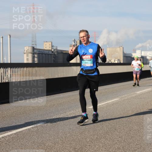 03.10.2025 - Köhlbrandbrückenlauf Lena Gebhardt http://msf.ph/oto/9140799 03.10.2025 09:58:34 Position 2 2945 meine-sportfotos.de