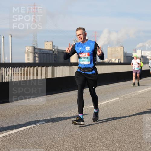 03.10.2025 - Köhlbrandbrückenlauf Lena Gebhardt http://msf.ph/oto/9140802 03.10.2025 09:58:34 Position 2 2945 meine-sportfotos.de