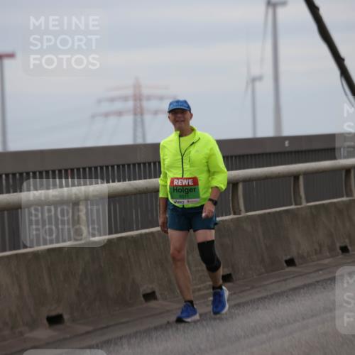 03.10.2025 - Köhlbrandbrückenlauf Jannik Wohlers http://msf.ph/oto/9140805 03.10.2025 16:12:37 Position 1 8511 meine-sportfotos.de