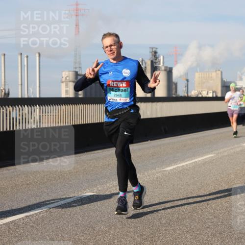 03.10.2025 - Köhlbrandbrückenlauf Lena Gebhardt http://msf.ph/oto/9140806 03.10.2025 09:58:34 Position 2 2945 meine-sportfotos.de