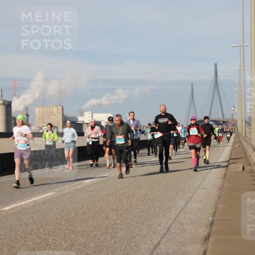 03.10.2025 - Köhlbrandbrückenlauf Lena Gebhardt http://msf.ph/oto/9140812 03.10.2025 09:58:36 Position 2  meine-sportfotos.de
