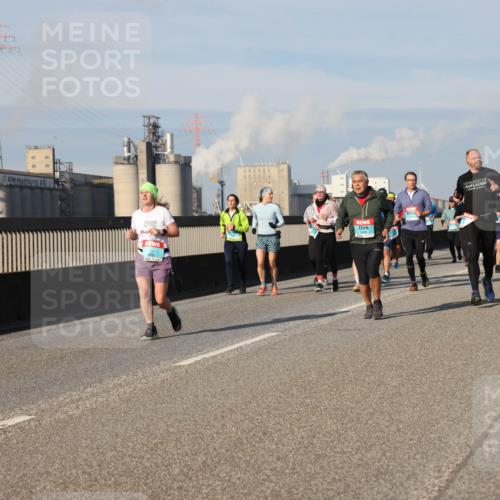 03.10.2025 - Köhlbrandbrückenlauf Lena Gebhardt http://msf.ph/oto/9140820 03.10.2025 09:58:37 Position 2 3833 meine-sportfotos.de