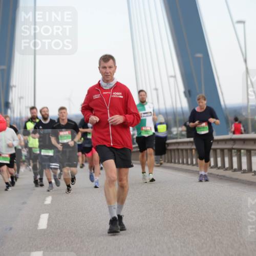 03.10.2025 - Köhlbrandbrückenlauf Jannik Wohlers http://msf.ph/oto/9140829 03.10.2025 15:33:01 Position 1 9400 meine-sportfotos.de