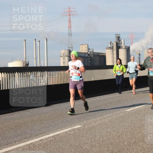 03.10.2025 - Köhlbrandbrückenlauf Lena Gebhardt http://msf.ph/oto/9140830 03.10.2025 09:58:38 Position 2 3833, 3488 meine-sportfotos.de