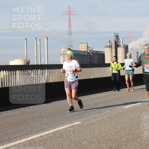 03.10.2025 - Köhlbrandbrückenlauf Lena Gebhardt http://msf.ph/oto/9140835 03.10.2025 09:58:38 Position 2 3833 meine-sportfotos.de