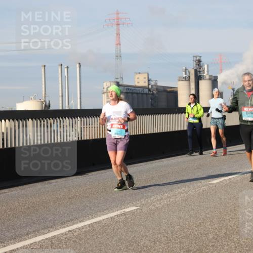 03.10.2025 - Köhlbrandbrückenlauf Lena Gebhardt http://msf.ph/oto/9140838 03.10.2025 09:58:38 Position 2 3833, 3488 meine-sportfotos.de
