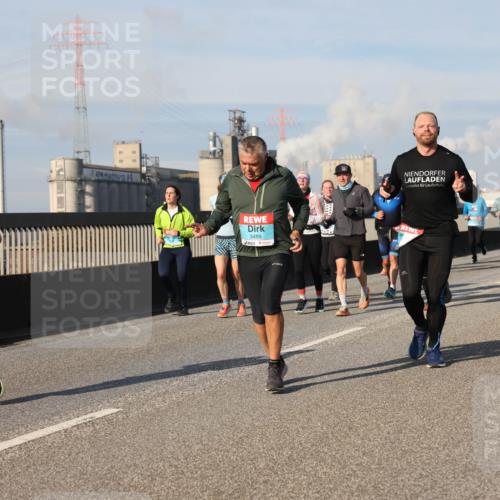 03.10.2025 - Köhlbrandbrückenlauf Lena Gebhardt http://msf.ph/oto/9140849 03.10.2025 09:58:39 Position 2 3833, 3488, 2017 meine-sportfotos.de