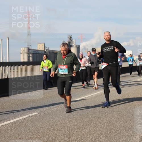 03.10.2025 - Köhlbrandbrückenlauf Lena Gebhardt http://msf.ph/oto/9140851 03.10.2025 09:58:39 Position 2 3833, 3488, 2017 meine-sportfotos.de