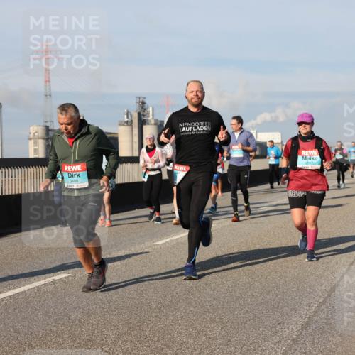 03.10.2025 - Köhlbrandbrückenlauf Lena Gebhardt http://msf.ph/oto/9140861 03.10.2025 09:58:40 Position 2 3488, 2017 meine-sportfotos.de