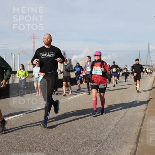 03.10.2025 - Köhlbrandbrückenlauf Lena Gebhardt http://msf.ph/oto/9140875 03.10.2025 09:58:40 Position 2 3488, 2017 meine-sportfotos.de