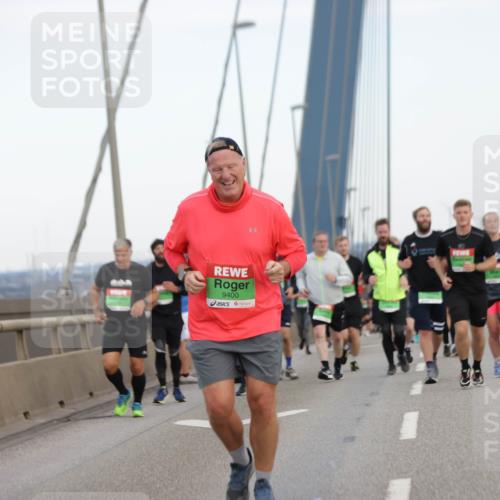 03.10.2025 - Köhlbrandbrückenlauf Jannik Wohlers http://msf.ph/oto/9140885 03.10.2025 15:33:02 Position 1 9400 meine-sportfotos.de