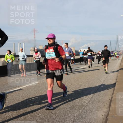 03.10.2025 - Köhlbrandbrückenlauf Lena Gebhardt http://msf.ph/oto/9140886 03.10.2025 09:58:41 Position 2 2017 meine-sportfotos.de