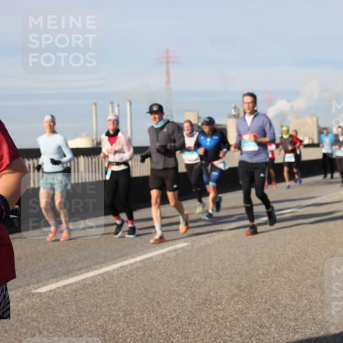 03.10.2025 - Köhlbrandbrückenlauf Lena Gebhardt http://msf.ph/oto/9140897 03.10.2025 09:58:42 Position 2  meine-sportfotos.de