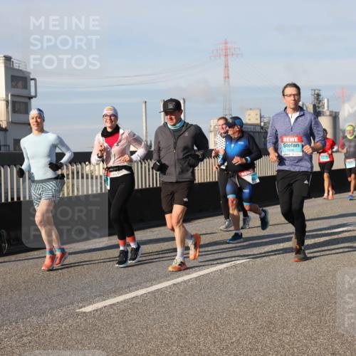 03.10.2025 - Köhlbrandbrückenlauf Lena Gebhardt http://msf.ph/oto/9140901 03.10.2025 09:58:42 Position 2 1556 meine-sportfotos.de
